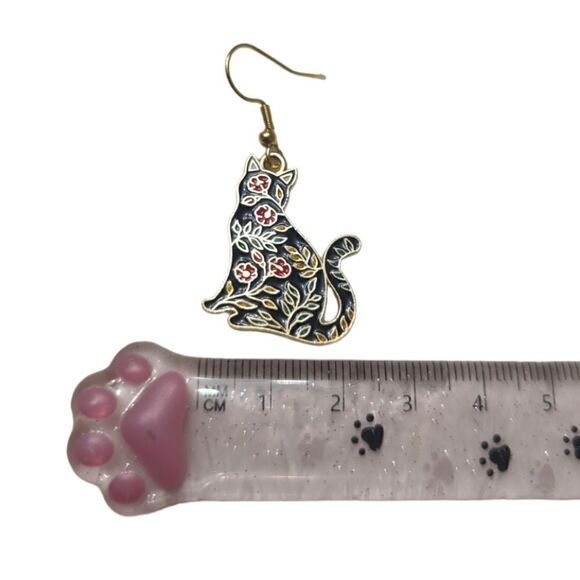 Cat Floral Design Earrings - Picture 5 of 8